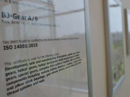 ISO 9001 / 14001 certificate image
