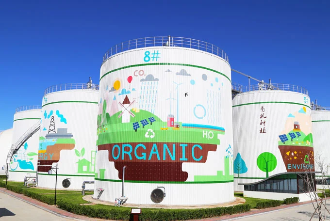 Large-scale fermentation tanks, the heart of the bio-CNG production process
